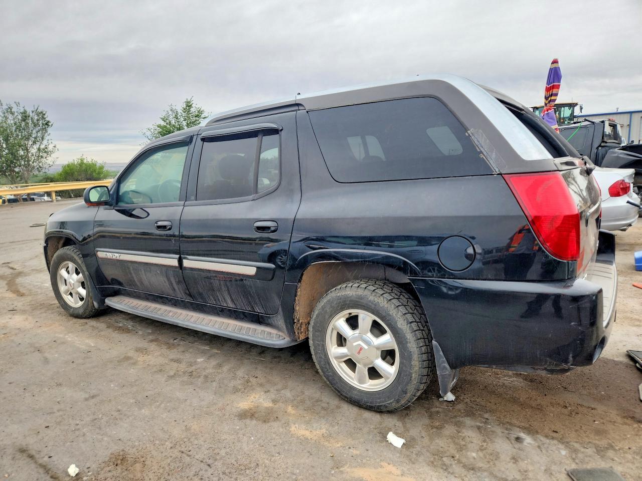 2004 GMC Envoy VIN 1GKES12S546168017 photo 2