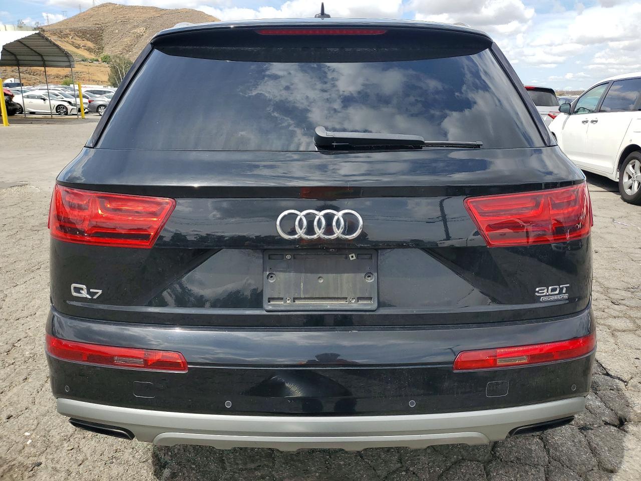 2017 Audi Q7 VIN WA1VAAF71HD056198 photo 6
