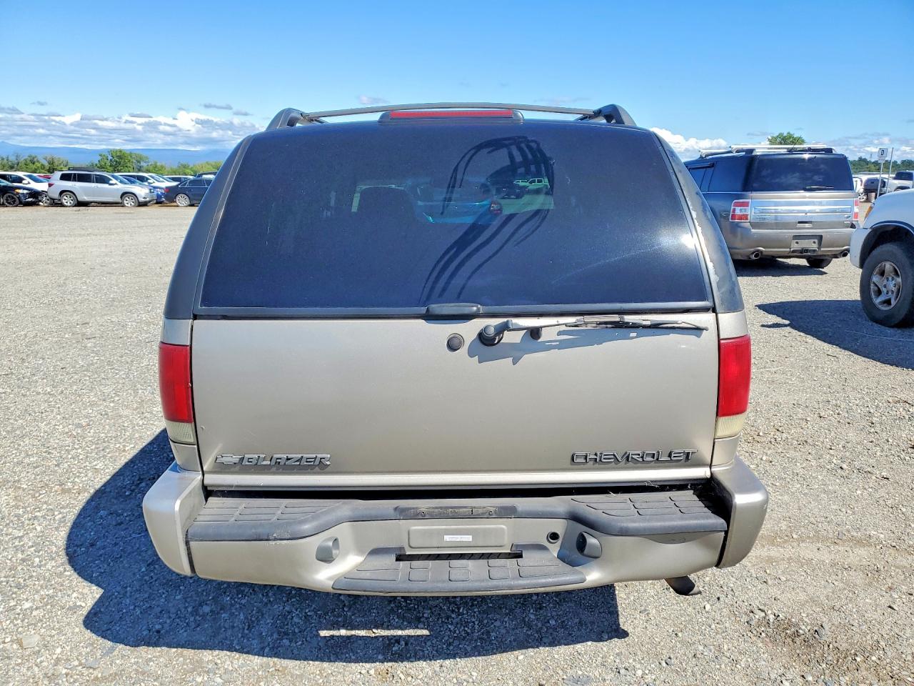 2000 CHEV Blazer VIN 1GNDT13W7YK207801 photo 6