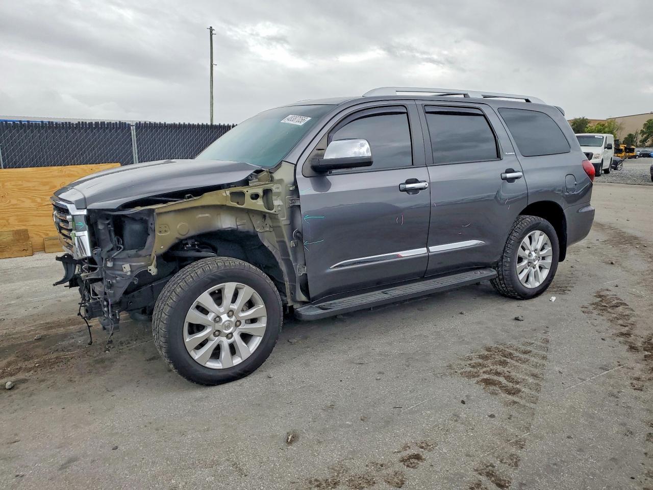2021 Toyota Sequoia VIN 5TDGY5A14MS075556 photo 1