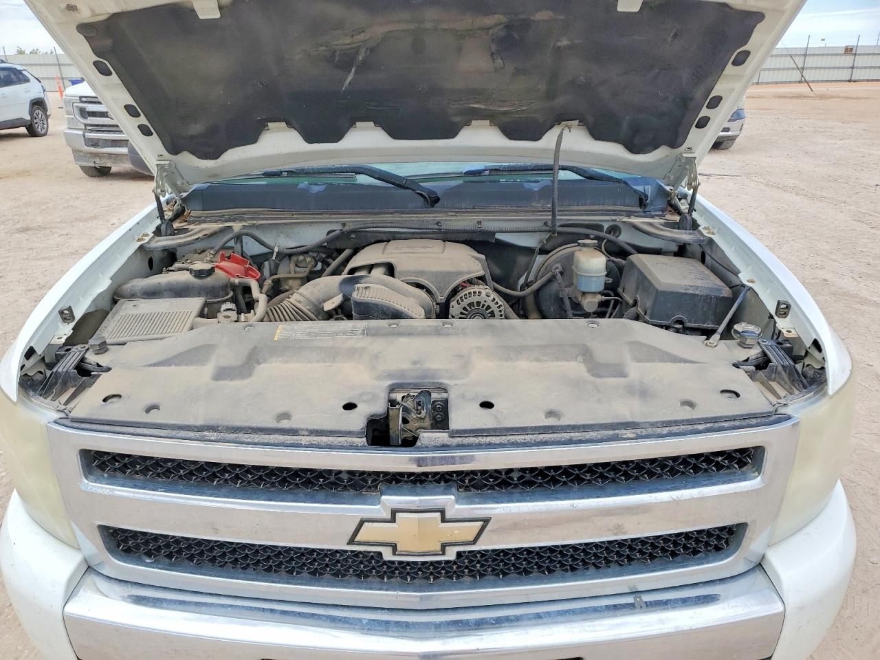 2011 Chevrolet Silverado VIN 3GCPKSE38BG164523 photo 11