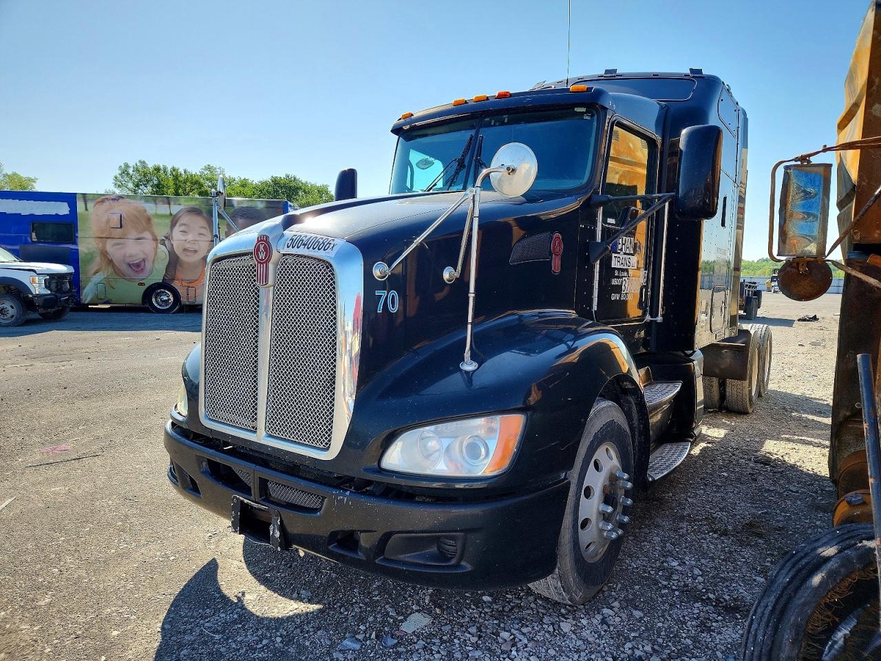 2009 KENWORTH All other VIN 1XKADB9X09J221288 photo 2