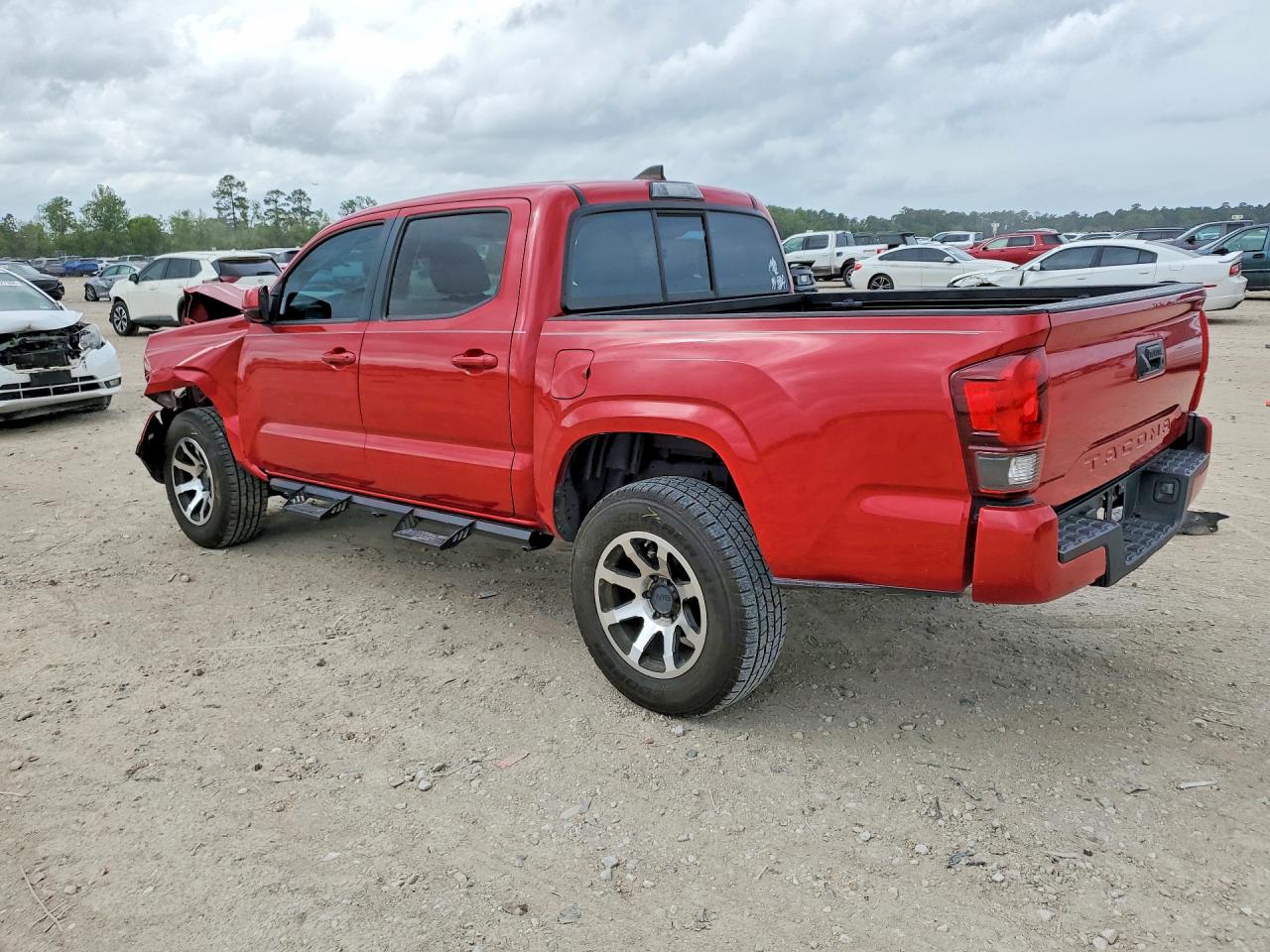 2018 Toyota Tacoma sr VIN 5TFAX5GNXJX106284 photo 2