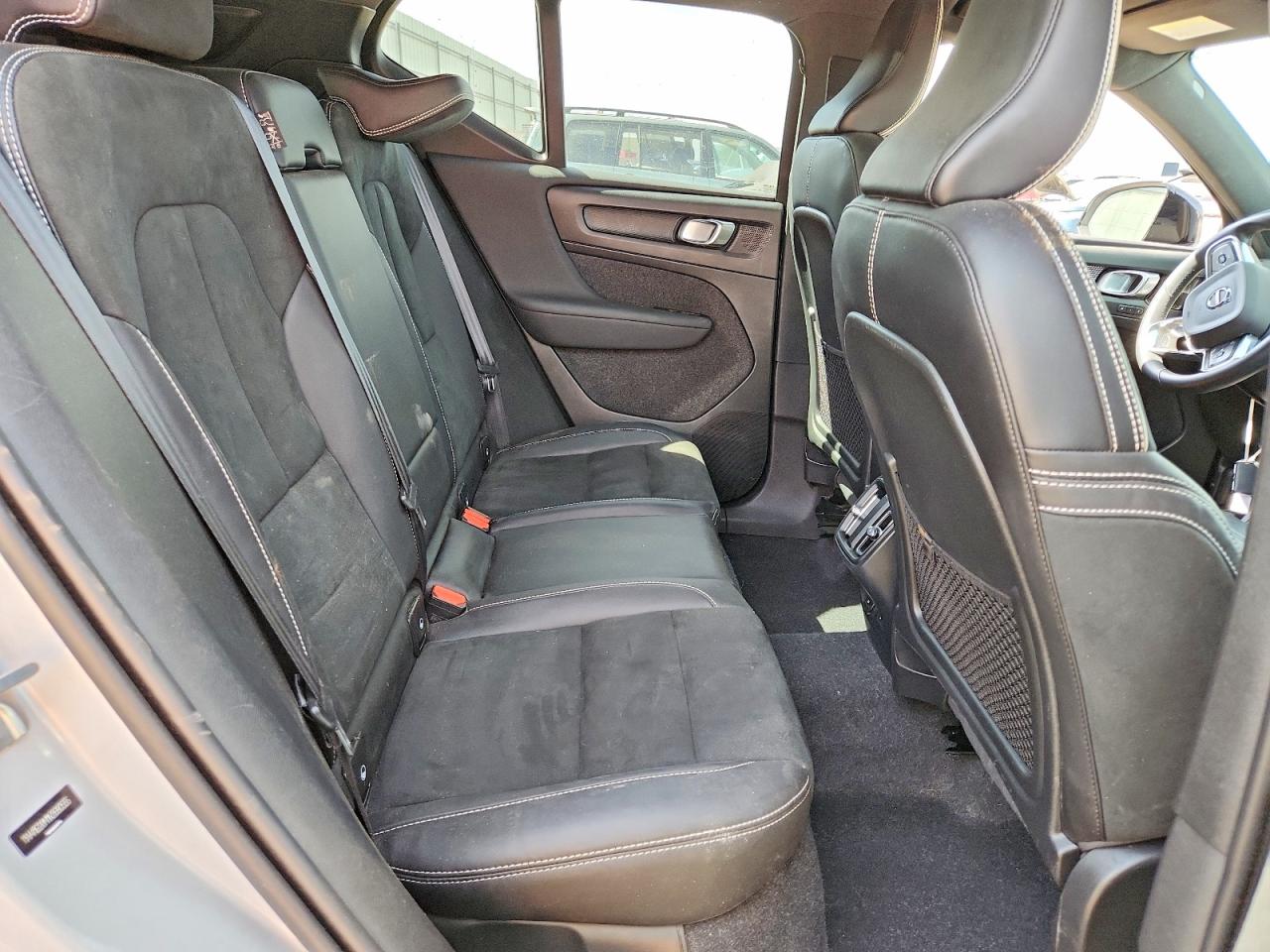 2022 VOLVO Xc40 VIN YV4162UM1N2690555 photo 11
