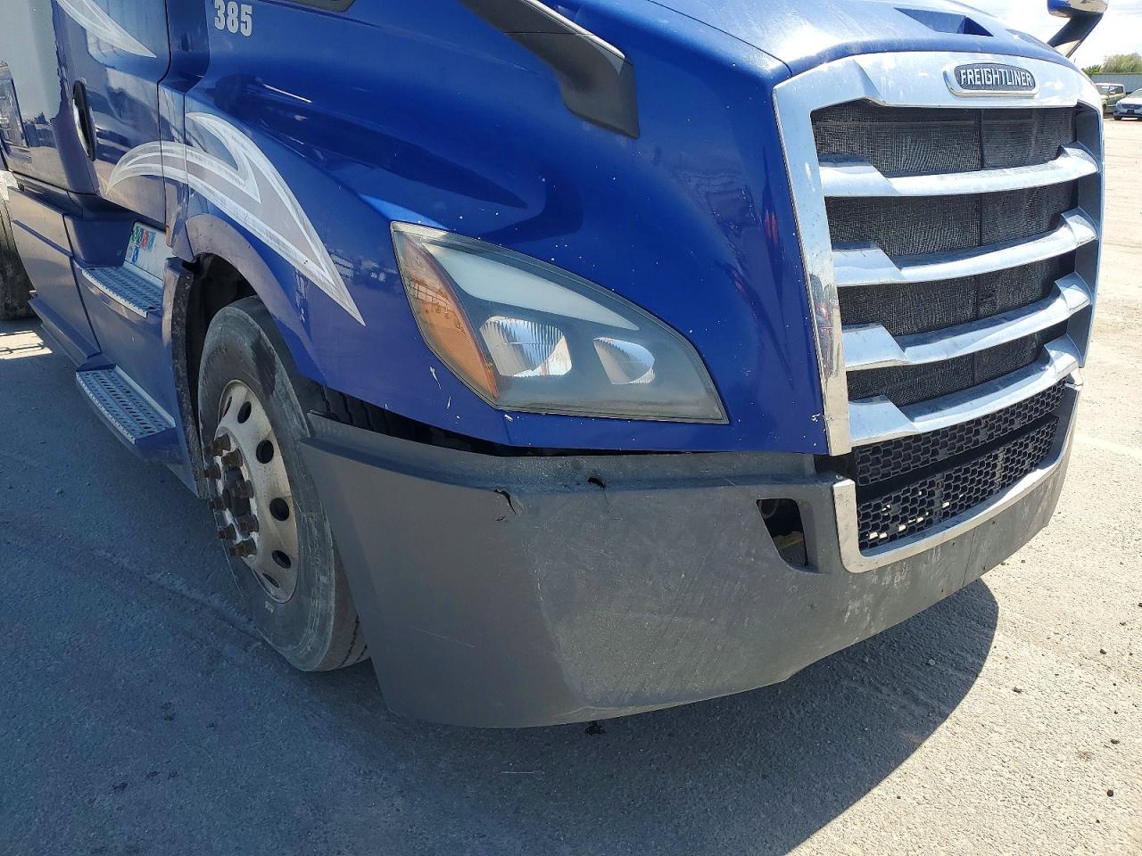 2018 FREIGHTLINER All other VIN 3AKJHHDR0JSJW5385 photo 9