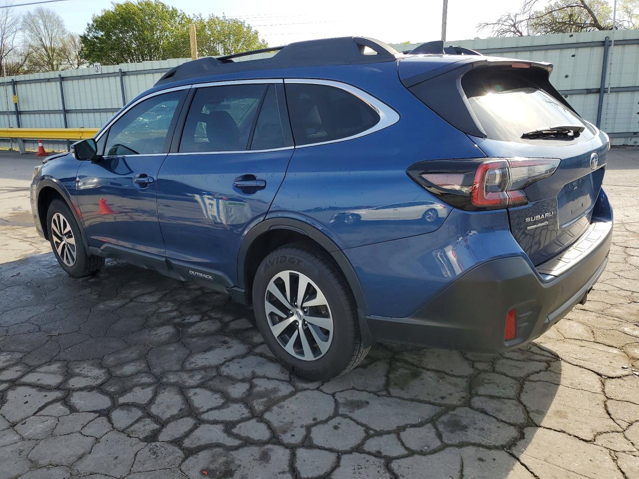 2022 Subaru Outback VIN 4S4BTAFC9N3221590 photo 2