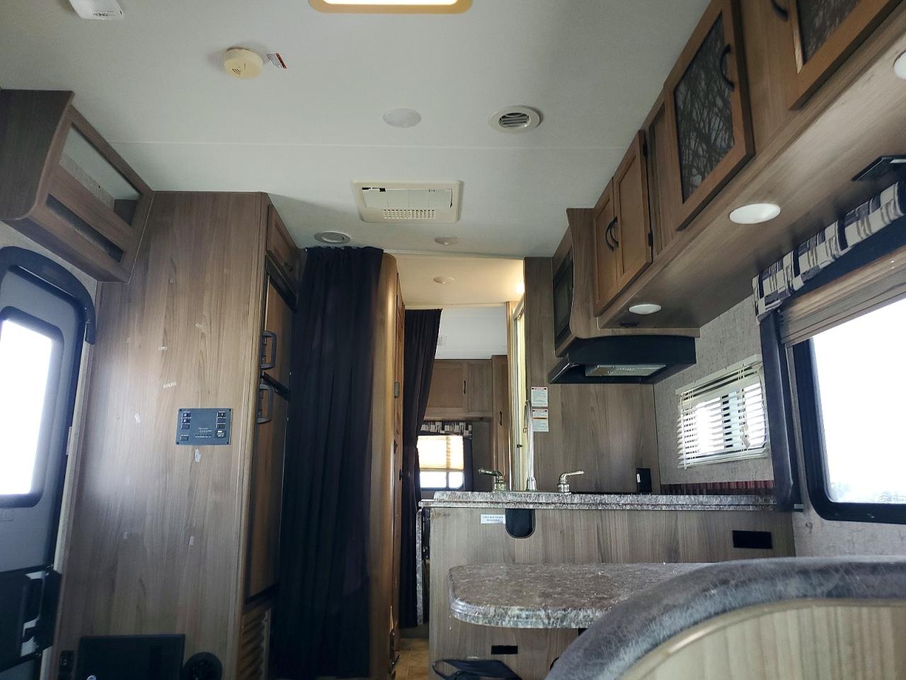 2018 FORESRIVER Express VIN 1GB6GUCG7H1188998 photo 9