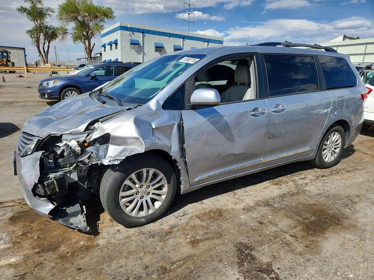 2015 Toyota Sienna VIN 5TDYK3DC5FS656896 photo 1