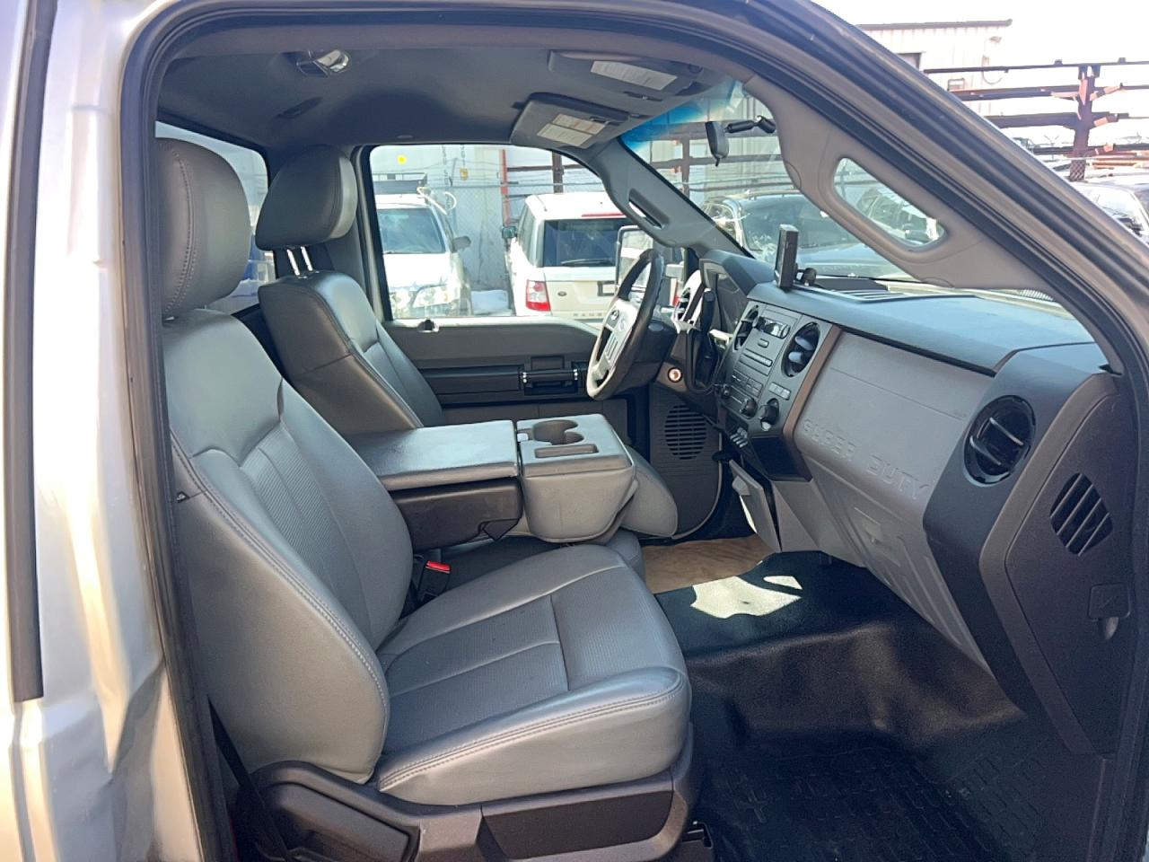 2016 Ford F550 VIN 1FDUF5GT3GED05157 photo 5