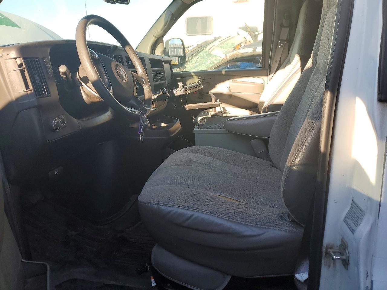 2008 GMC Savana VIN 1GTGG25CX81182384 photo 7