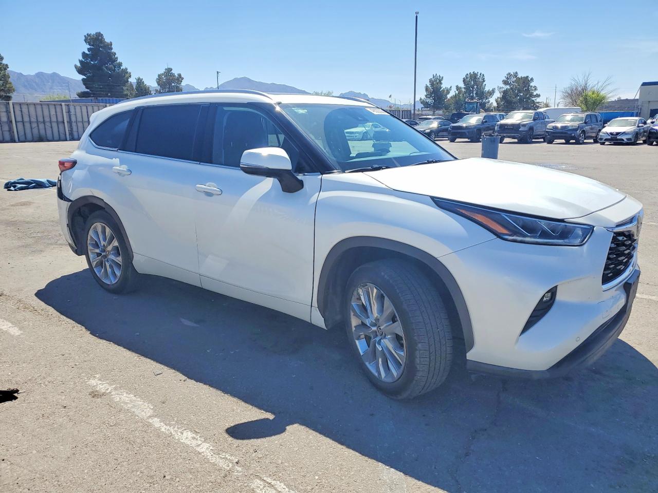 2022 Toyota Highlander VIN 5TDYZRAH2NS100834 photo 4