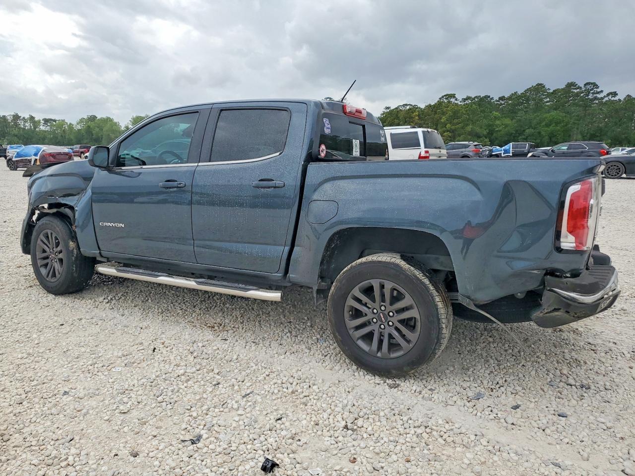 2019 GMC Canyon VIN 1GTG5CEN2K1353813 photo 2