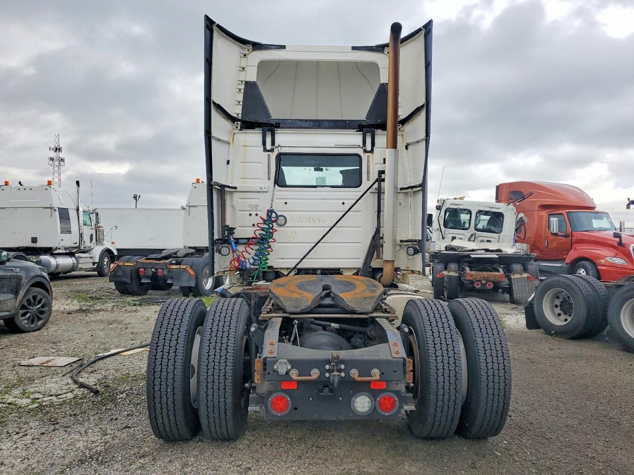 2016 Volvo Vn VIN 4V4N39TG0GN965646 photo 6