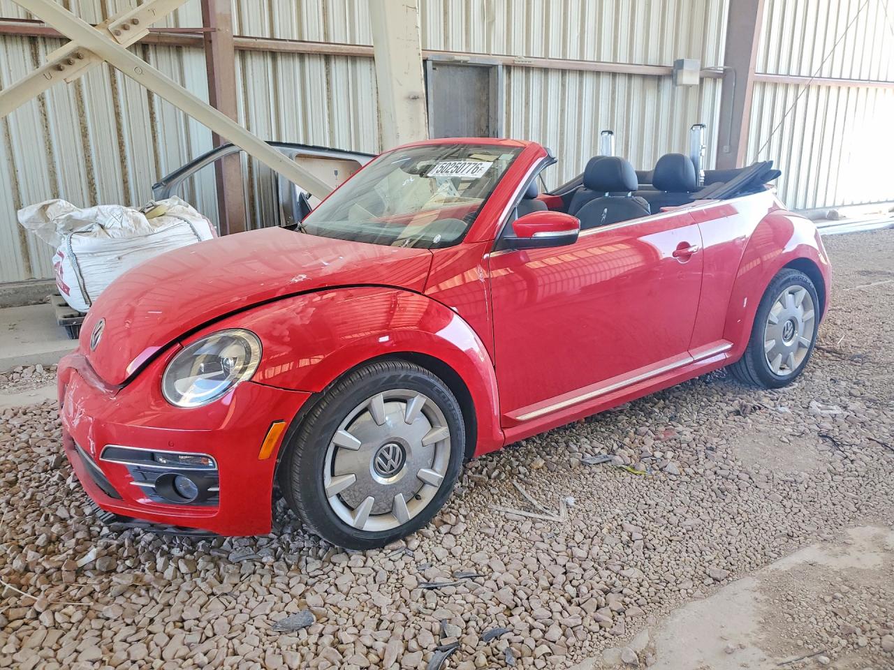 2019 Volkswagen Beetle VIN 3VW5DAAT6KM505420 photo 1