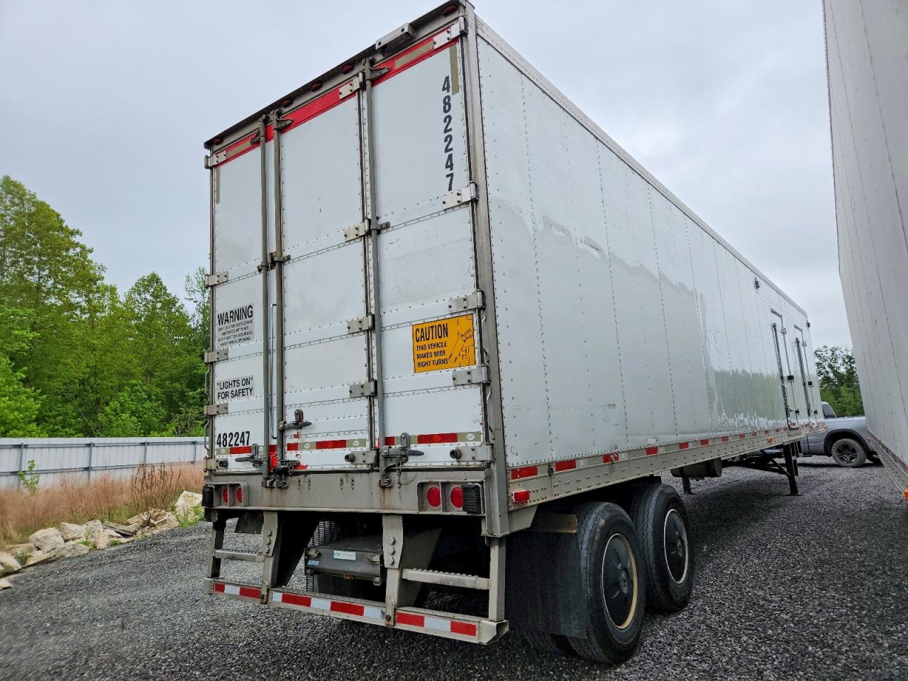 2015 UTILITY All models VIN 1UYVS2484FM408340 photo 4