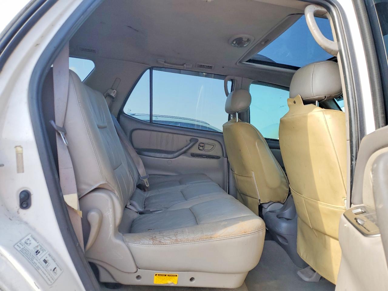 2002 Toyota Sequoia VIN 5TDZT38AX2S093364 photo 11