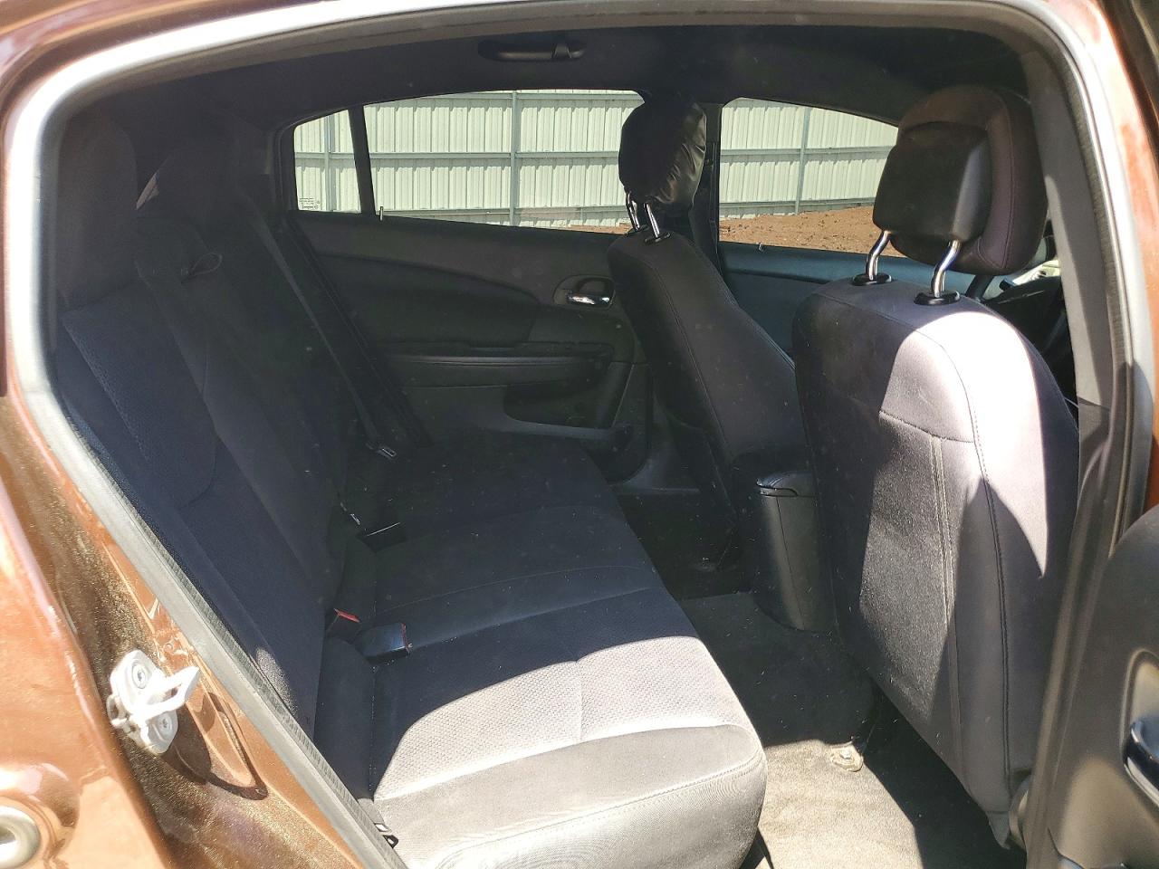 2012 Chrysler 200 VIN 1C3CCBABXCN292266 photo 10