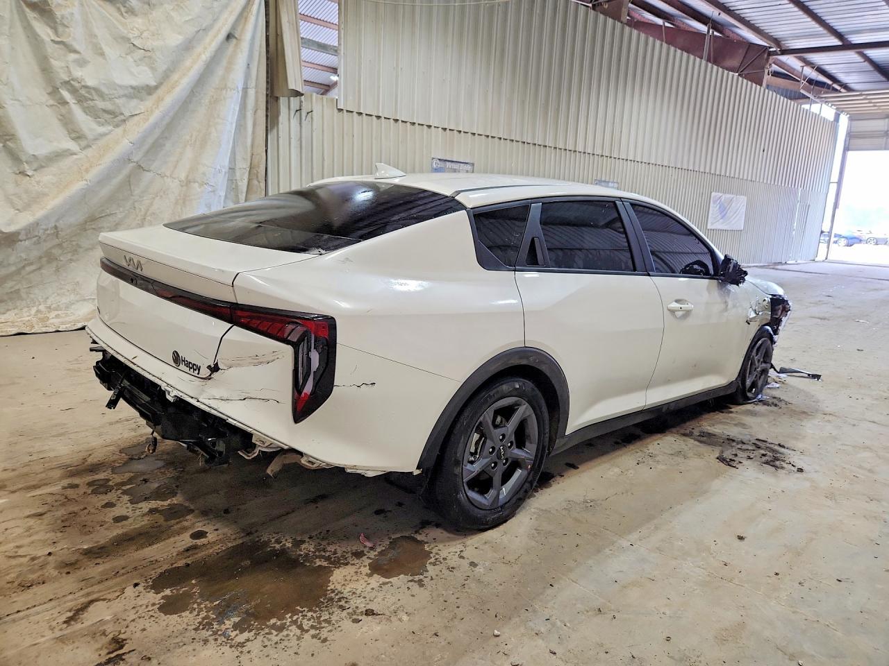 2025 KIA All other VIN 3KPFT4DE3SE216417 photo 3