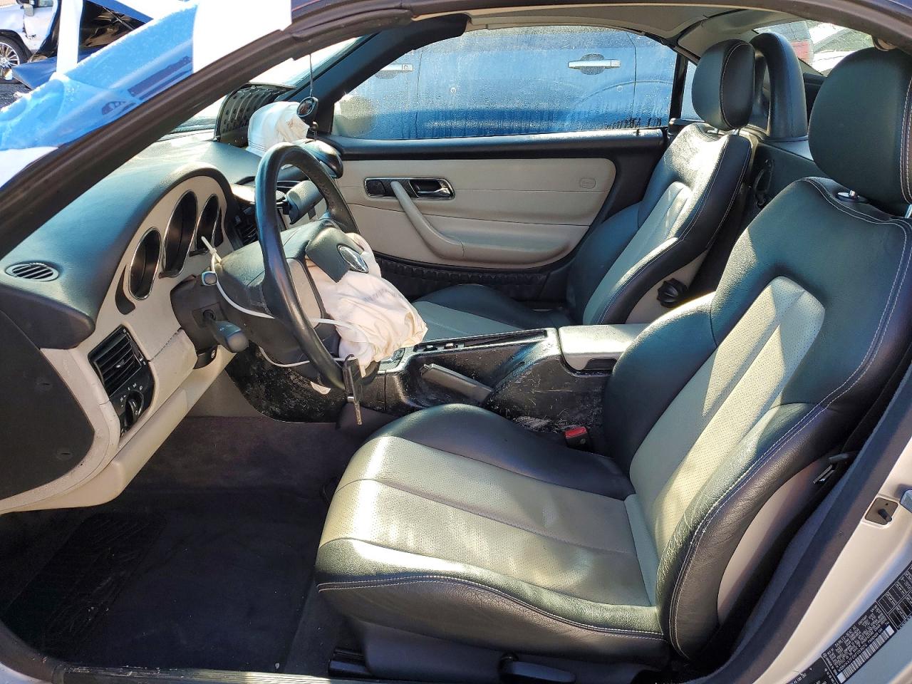 1999 Mercedes-Benz Slk-class VIN WDBKK47F0XF093676 photo 7