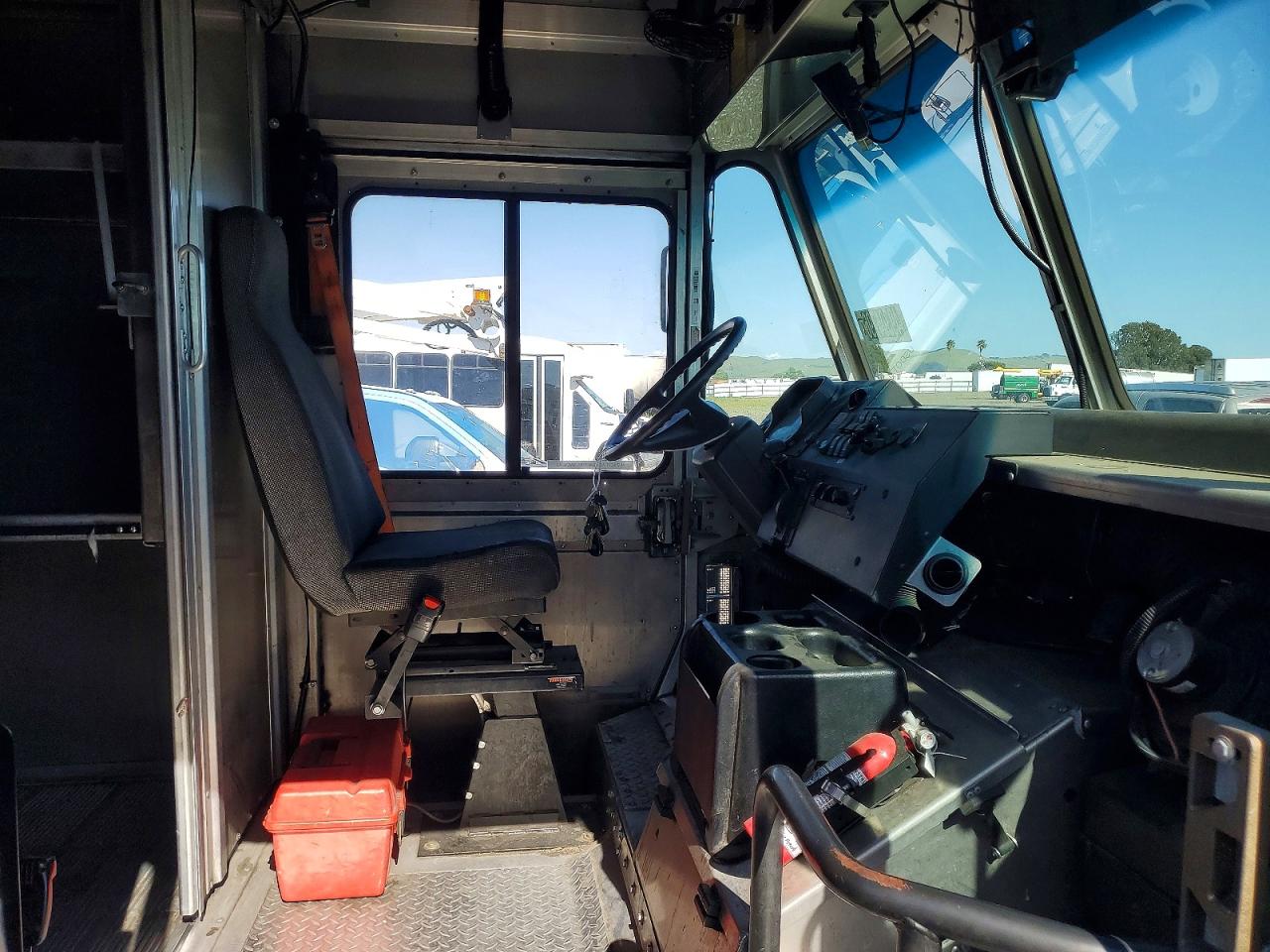 2020 FREIGHTLINER All other VIN 4UZAC2EA7LCMH7754 photo 11