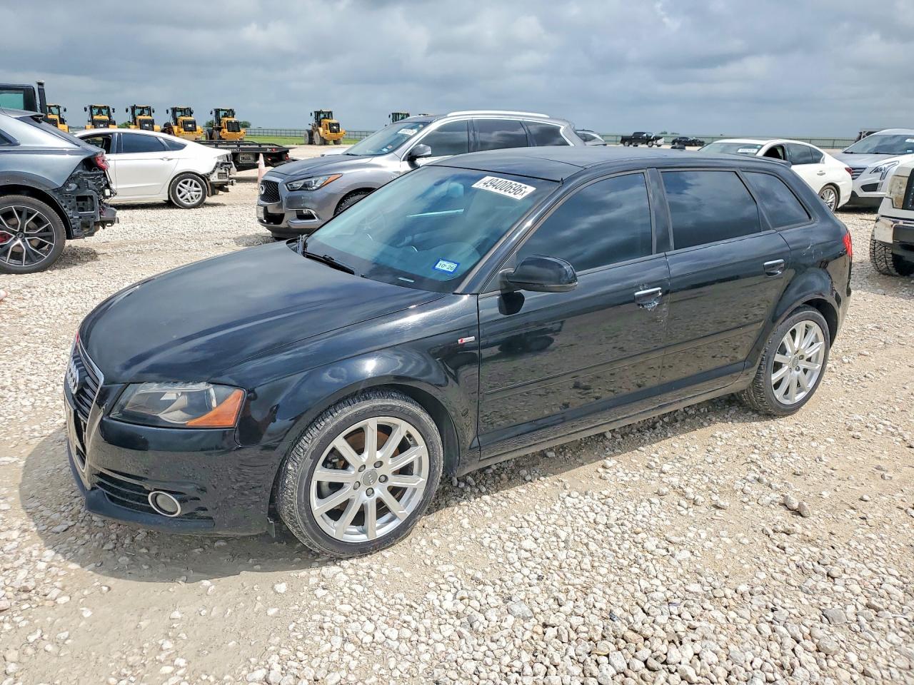 2011 Audi A3 VIN WAUMFAFM8BA136564 photo 1