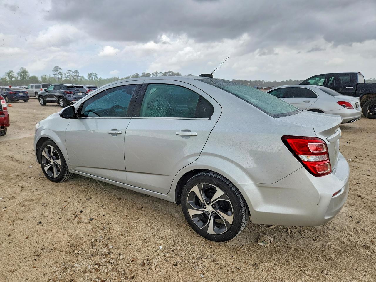 2020 Chevrolet SONIC VIN 1G1JF5SB9L4114146 photo 2