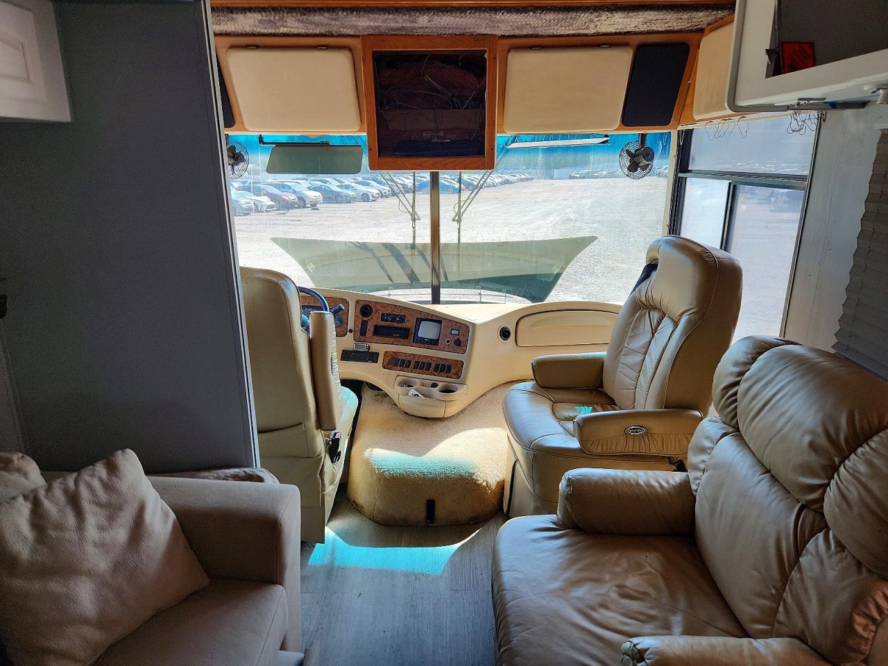 2000 COACHMEN F550 VIN 1FCNF53S9Y0A02419 photo 9