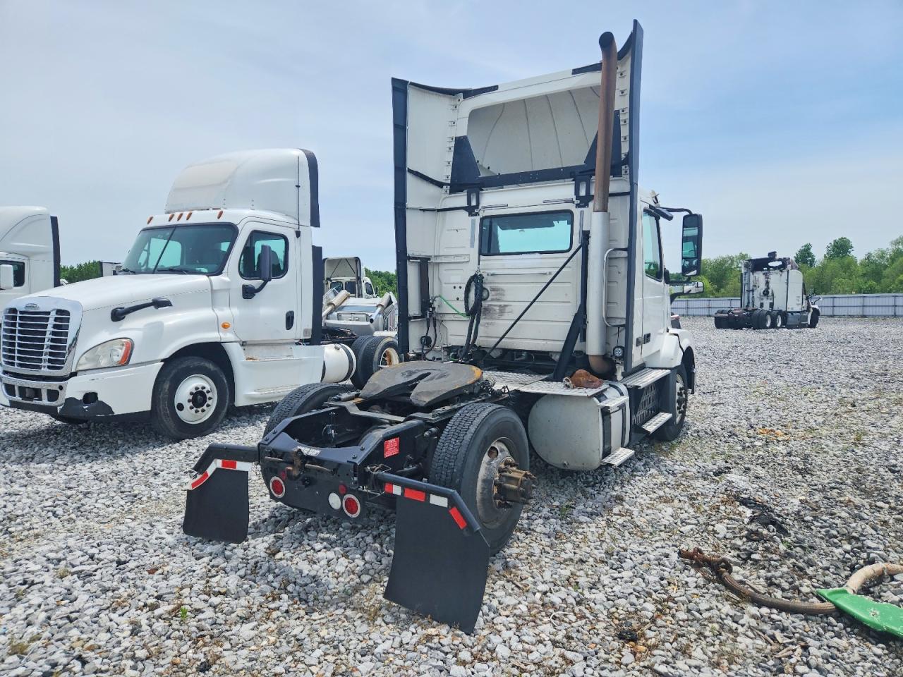 2017 Volvo All models VIN 4V4N39TGXHN988143 photo 4