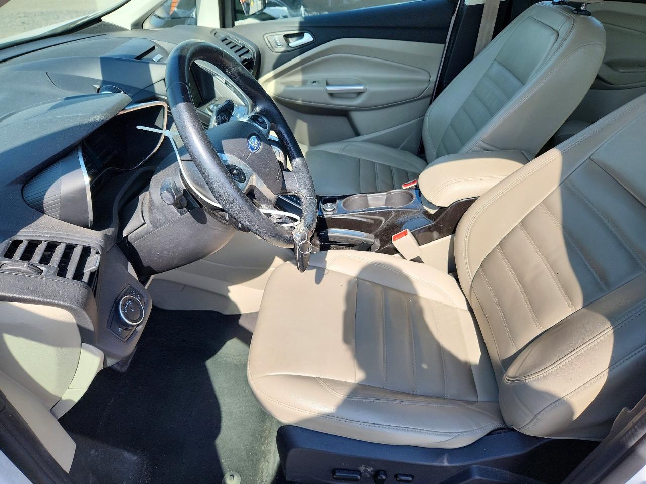 2017 FORD Cmax VIN 1FADP5FU2HL105062 photo 7