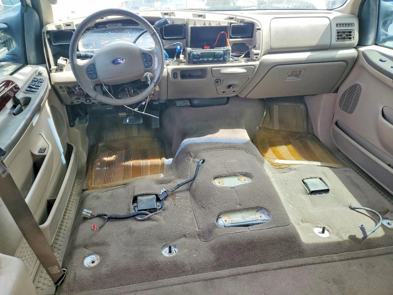 2004 Ford Excursion VIN 1FMNU44P84EA16976 photo 8