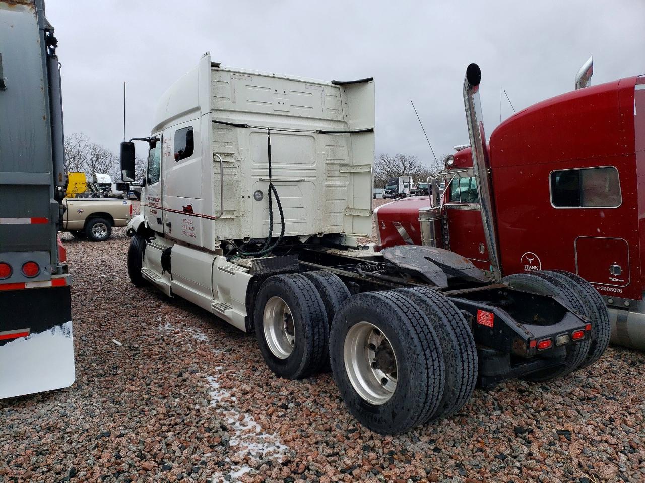 2020 Volvo Vn VIN 4V4NC9EH1LN197238 photo 3