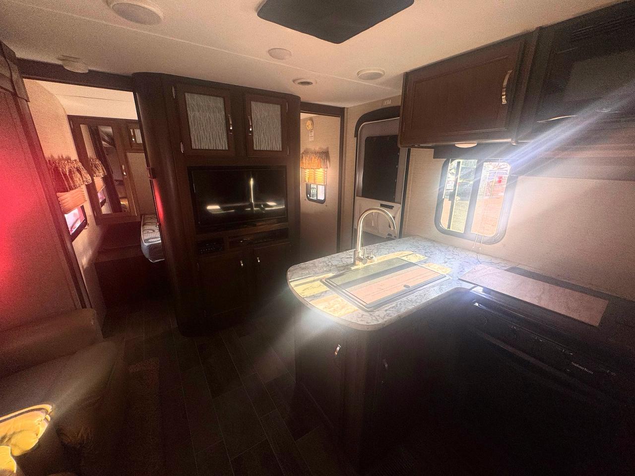 2019 KEYSTONE Bullet VIN 4YDT30823KT433143 photo 7
