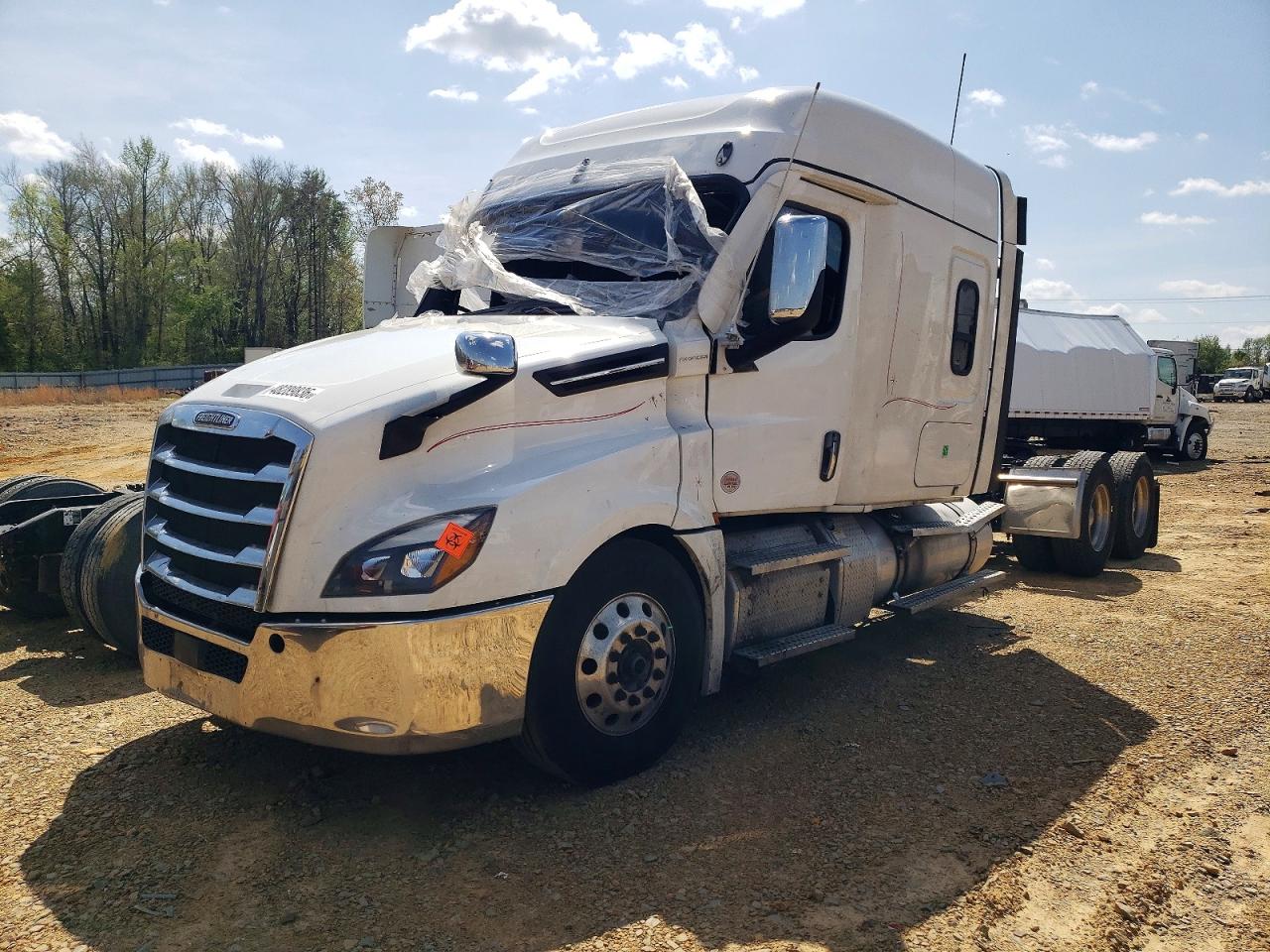 2025 FREIGHTLINER All other VIN 3AKJHHDR6SSVR9893 photo 2