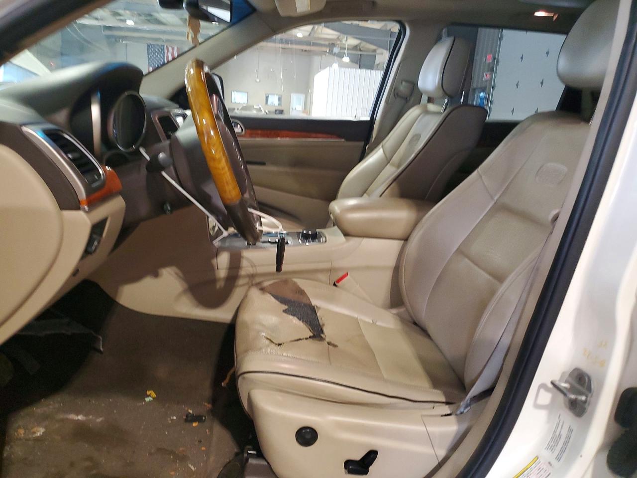 2011 Jeep Cherokee VIN 1J4RR6GG6BC560829 photo 7