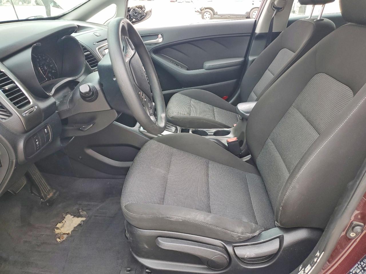 2018 Kia Forte VIN 3KPFK4A79JE269906 photo 7