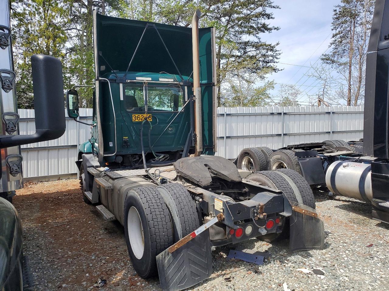 2017 MACK All other VIN 1M1AW01X3HM009424 photo 3