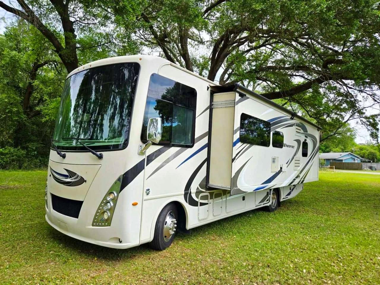 2018 Thor F-ser othr VIN 1F65F5DY8J0A07056 photo 2
