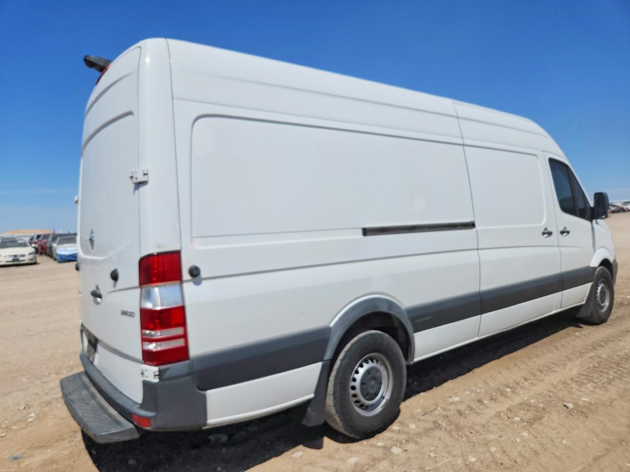 2018 Mercedes-Benz Sprinter VIN WD3PE8CD2JP609493 photo 3
