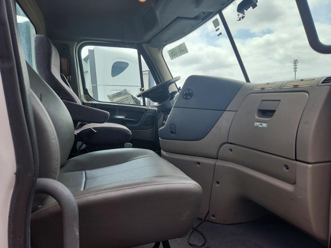 2016 FREIGHTLINER All other VIN 1FUBGEDV6GLHC5660 photo 5