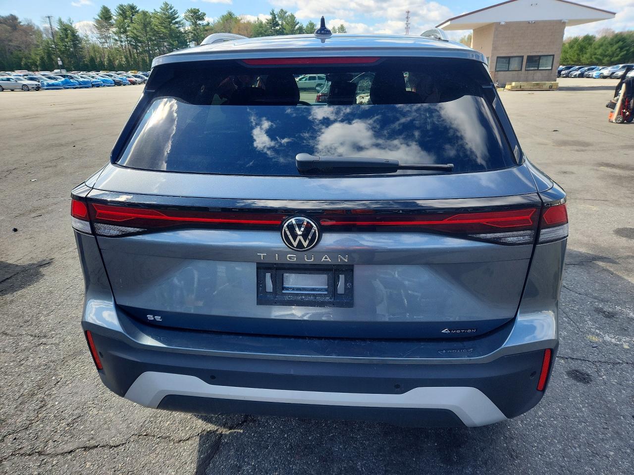 2026 Volkswagen Tiguan VIN 3VVER7RM8TM004181 photo 6