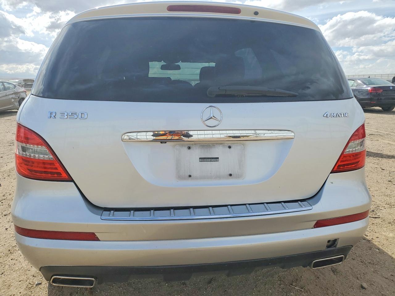 2011 Mercedes-Benz R-class VIN 4JGCB6FE3BA118176 photo 6