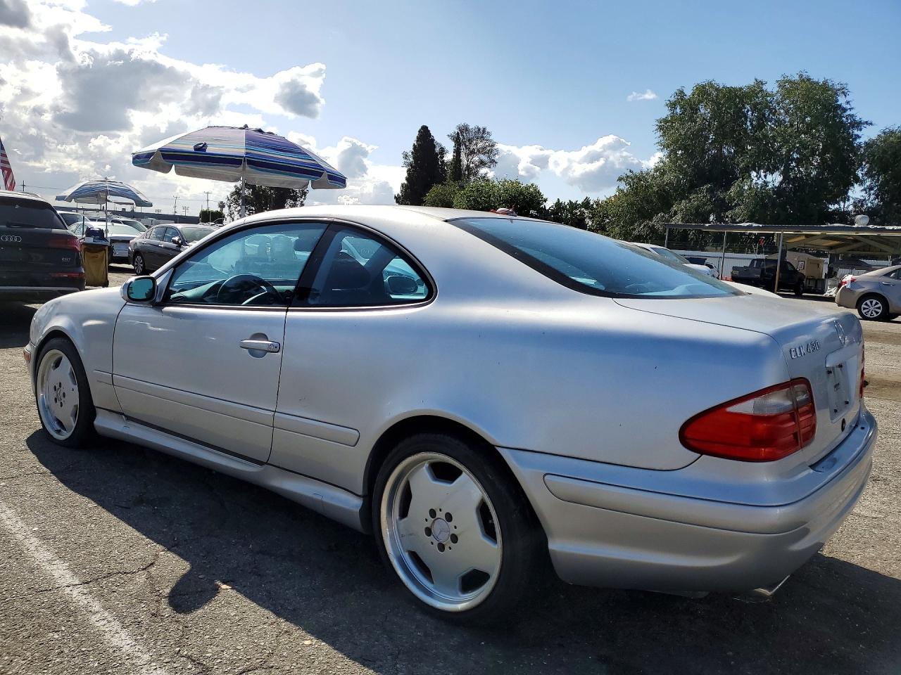 2001 Mercedes-Benz Clk-class VIN WDBLJ70G61T069712 photo 2