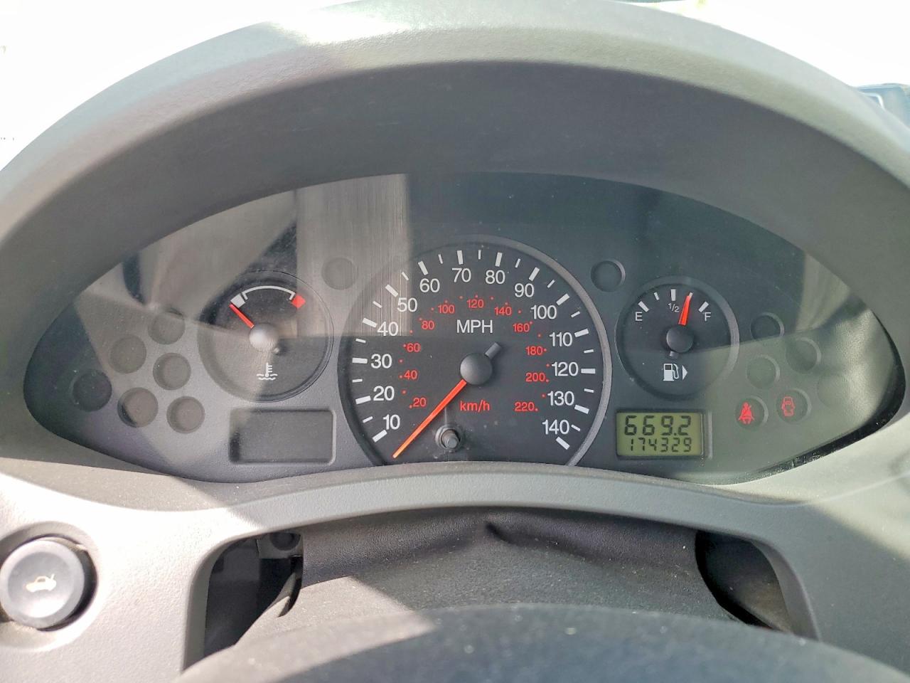 2005 FORD Focus VIN 1FAFP34N15W238270 photo 9