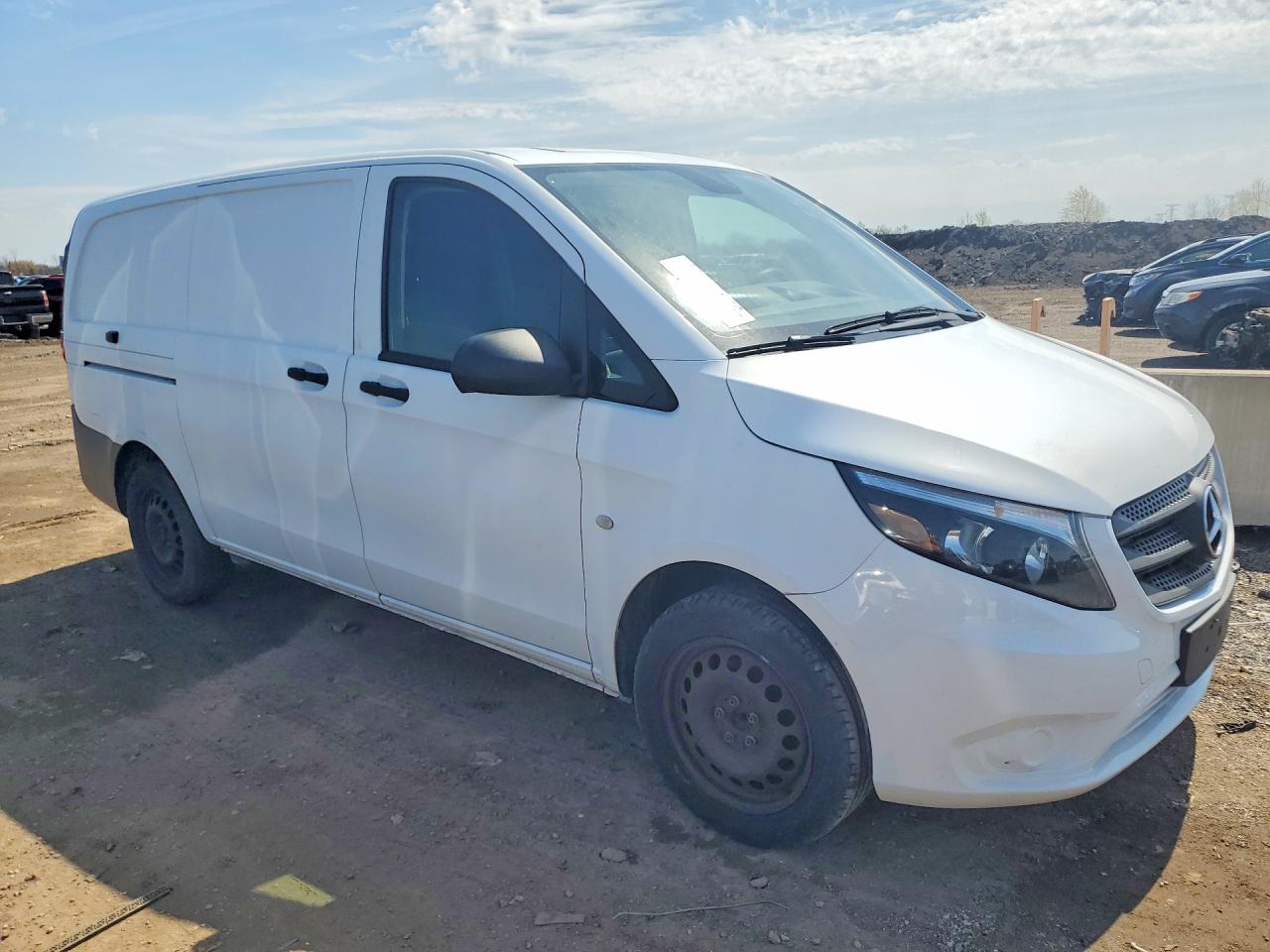2018 Mercedes Metris VIN WD3PG2EA5J3481395 photo 4