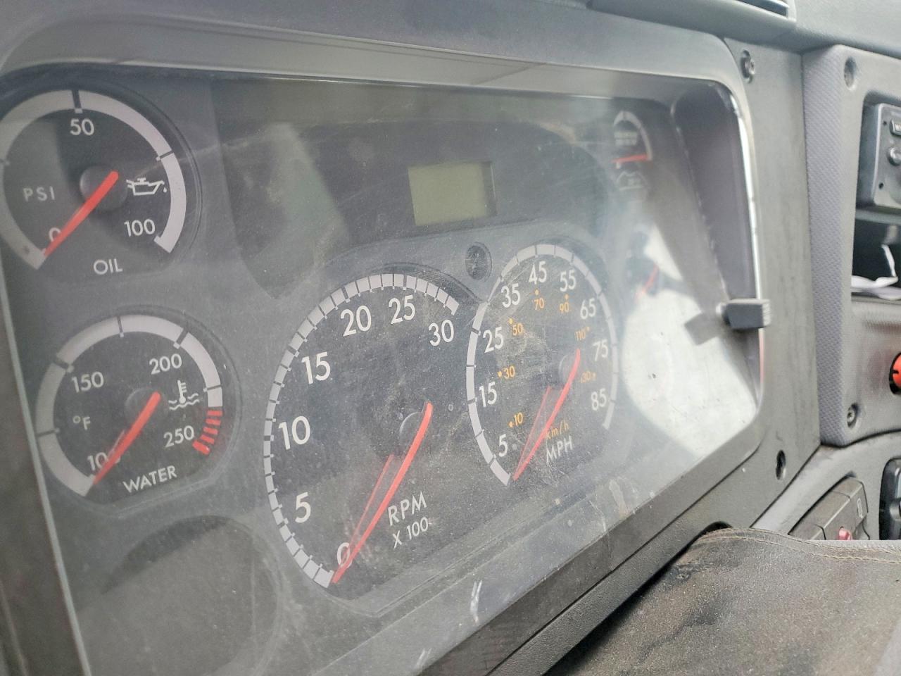 2014 FREIGHTLINER All other VIN 3AKBGADV2ESFL3148 photo 8