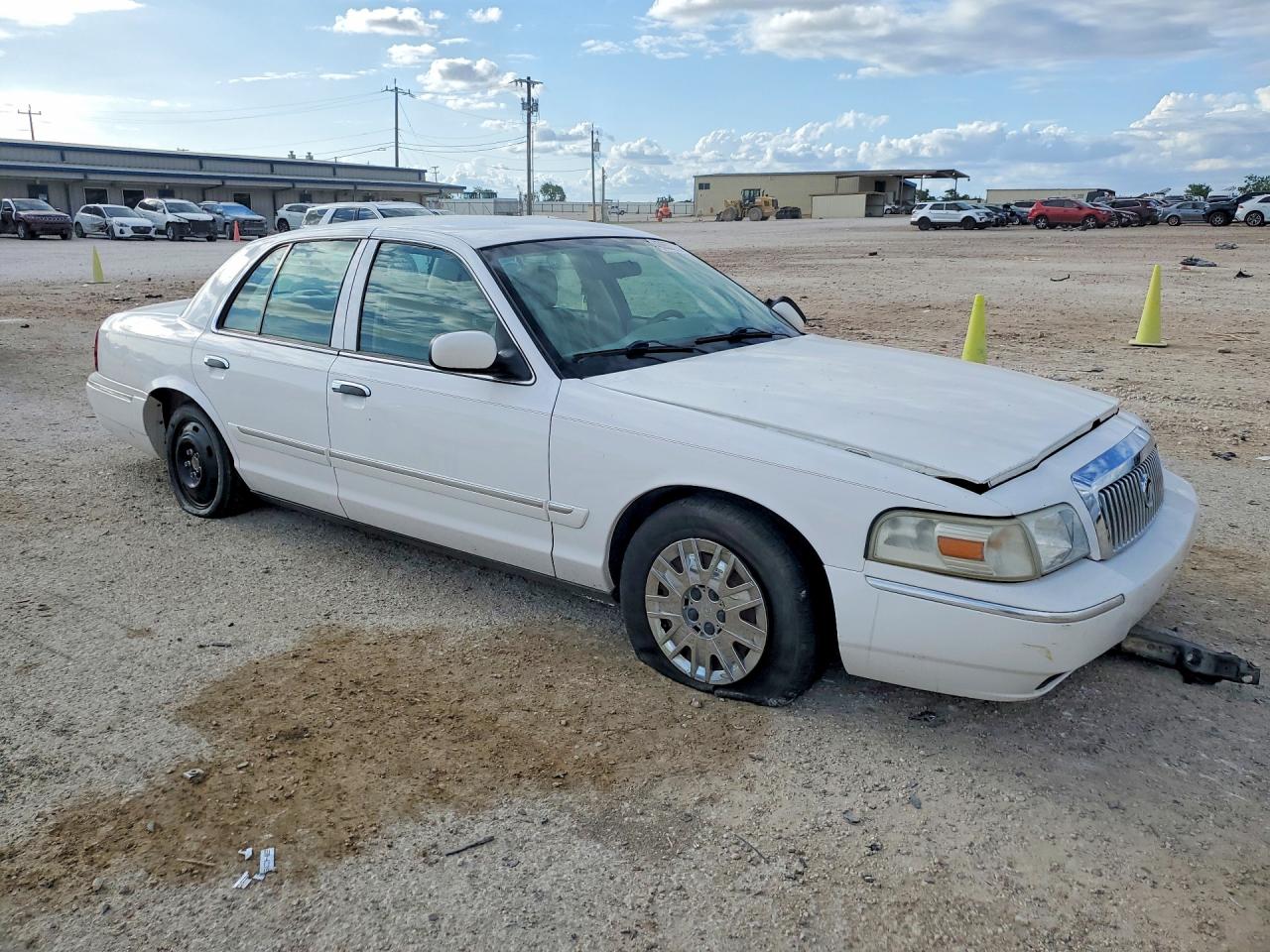 2008 Mercury Grmarquis VIN 2MEFM74V48X631648 photo 4