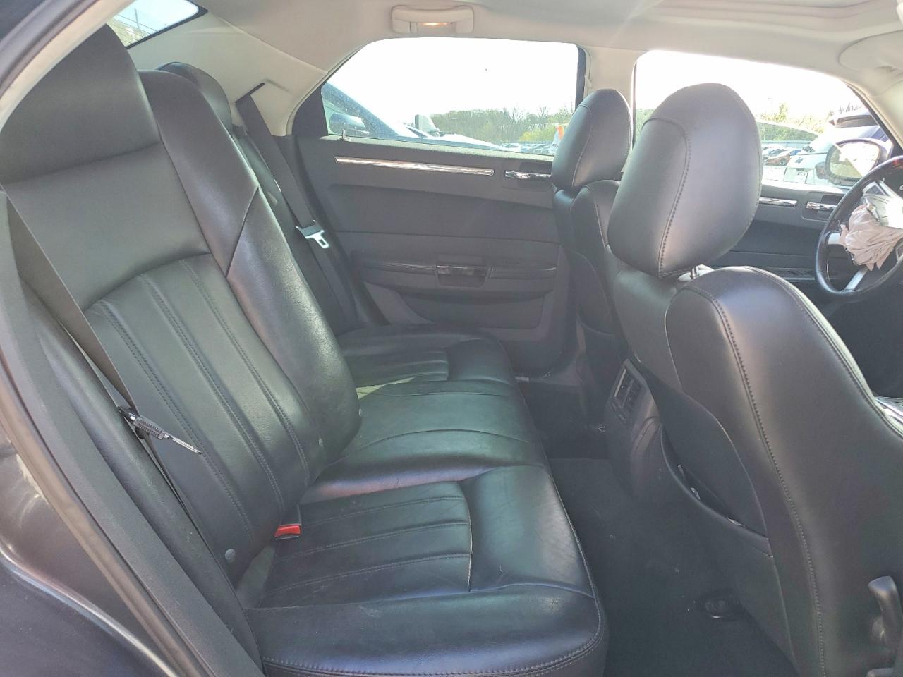 2008 Chrysler 300 VIN 2C3KA63H18H140614 photo 10