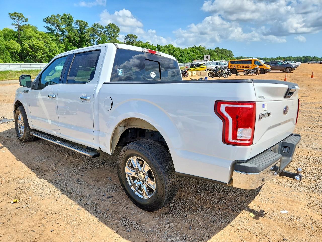 2017 Ford F150 VIN 1FTEW1C84HFA75756 photo 2