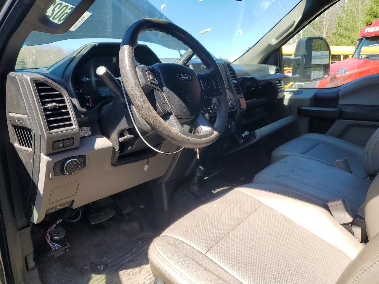 2018 Ford F550 VIN 1FD0X5HY6JEC70479 photo 8