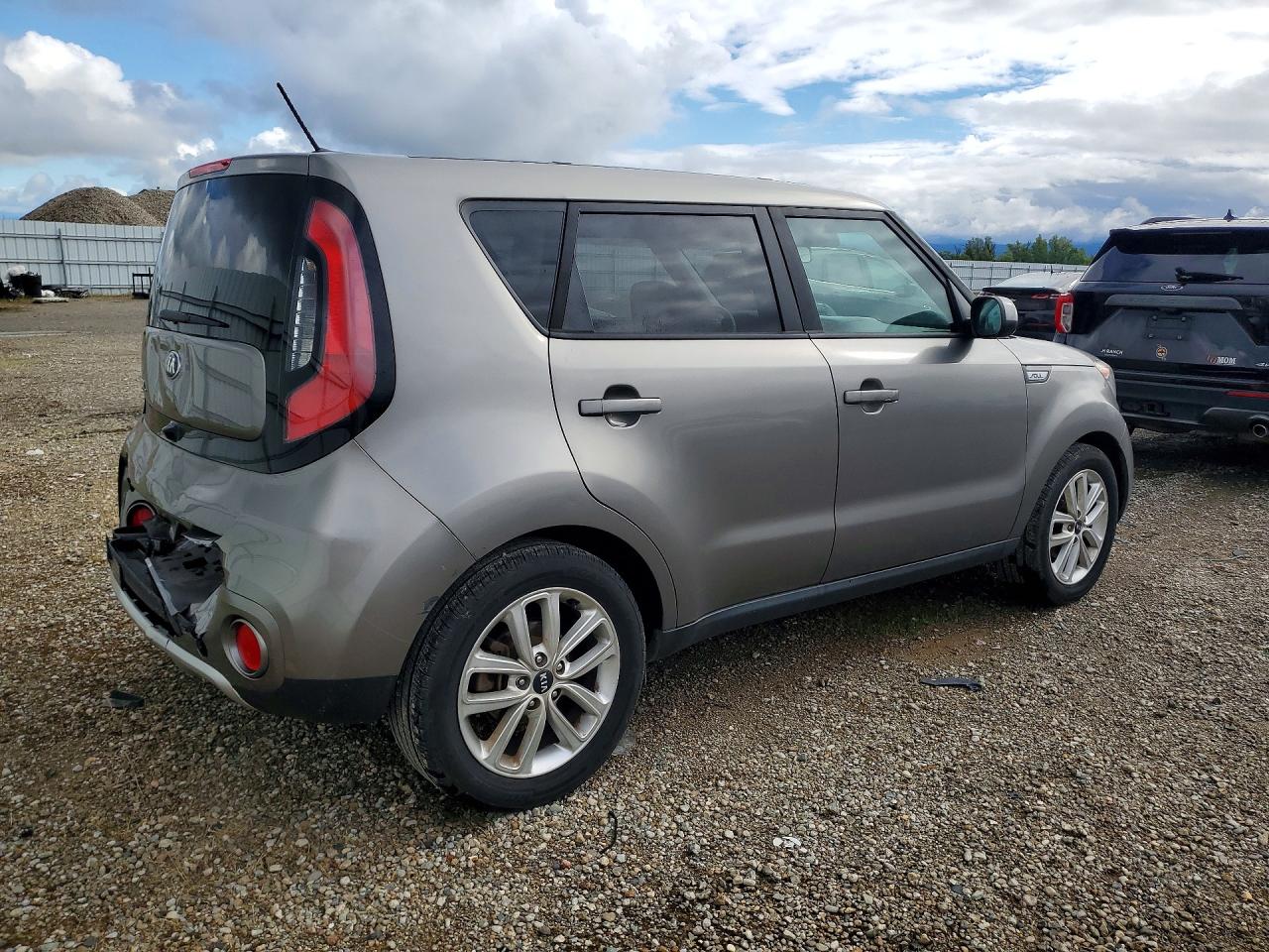 2017 Kia Soul VIN KNDJP3A52H7436203 photo 3